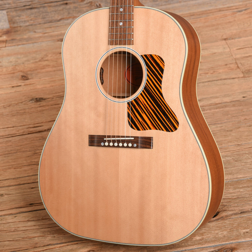 Gibson J-35 '50s Faded Natural - View 2 | MusicMarket