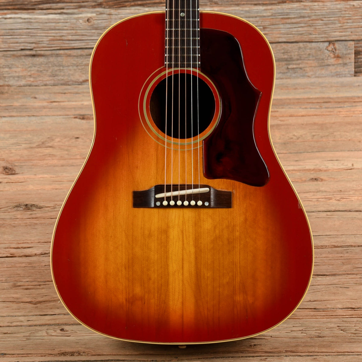 Gibson J-45 Cherry Sunburst 1966 - MusicMarket