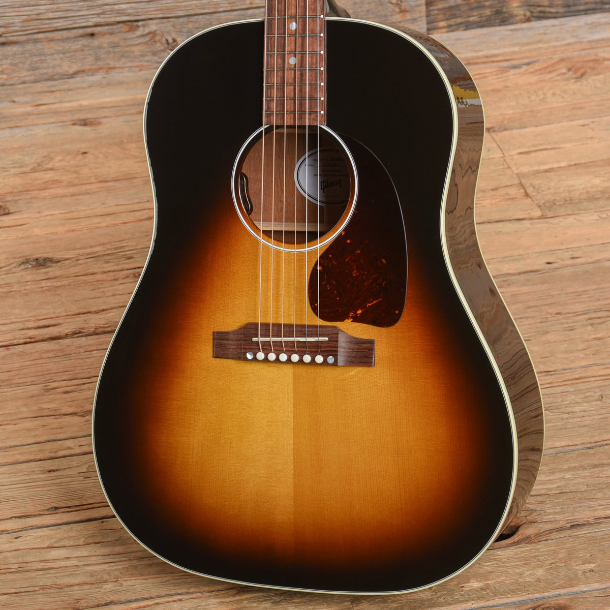 Gibson J-45 Standard Sunburst 2024 - View 2 | MusicMarket