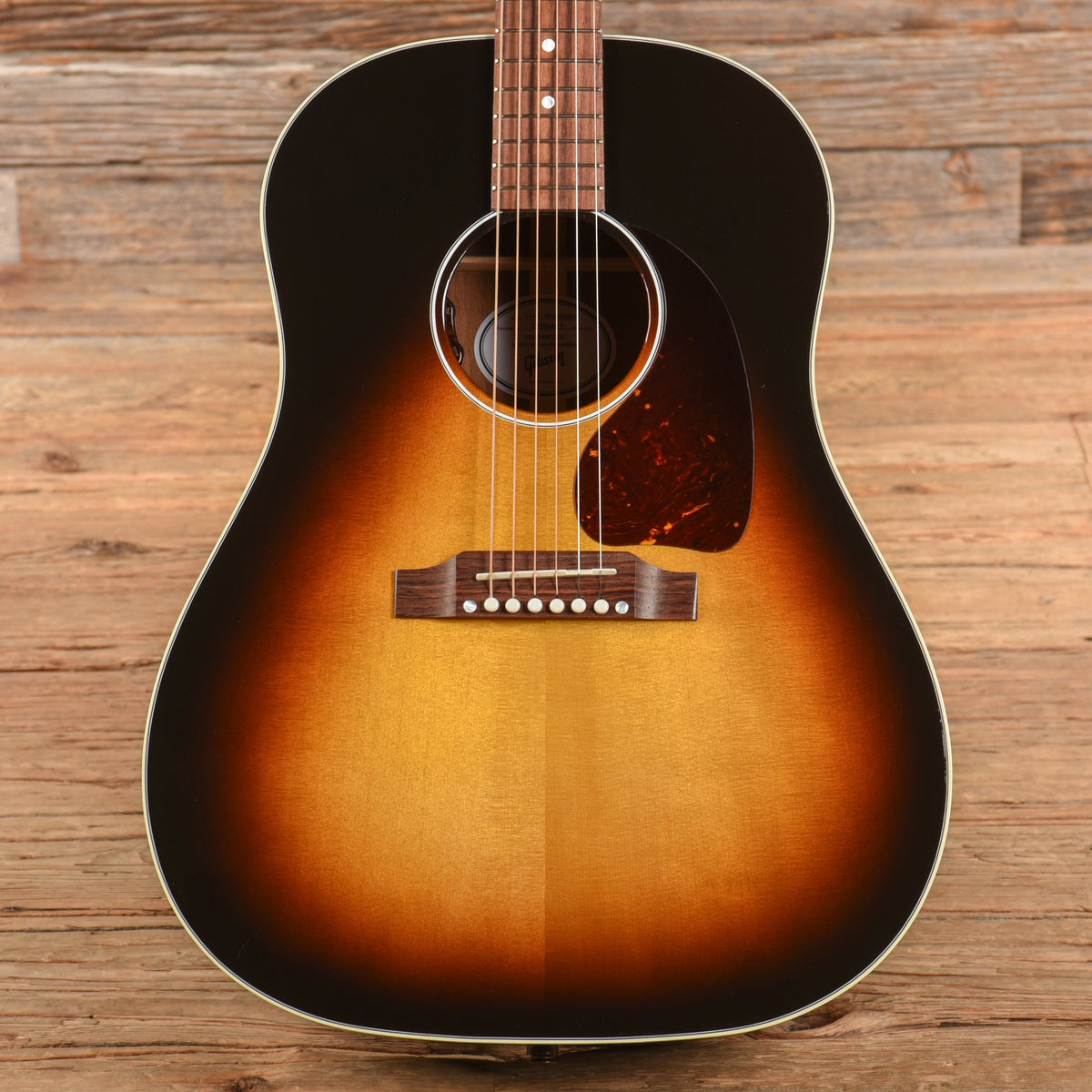 Gibson J-45 Standard Vintage Sunburst 2024 - MusicMarket
