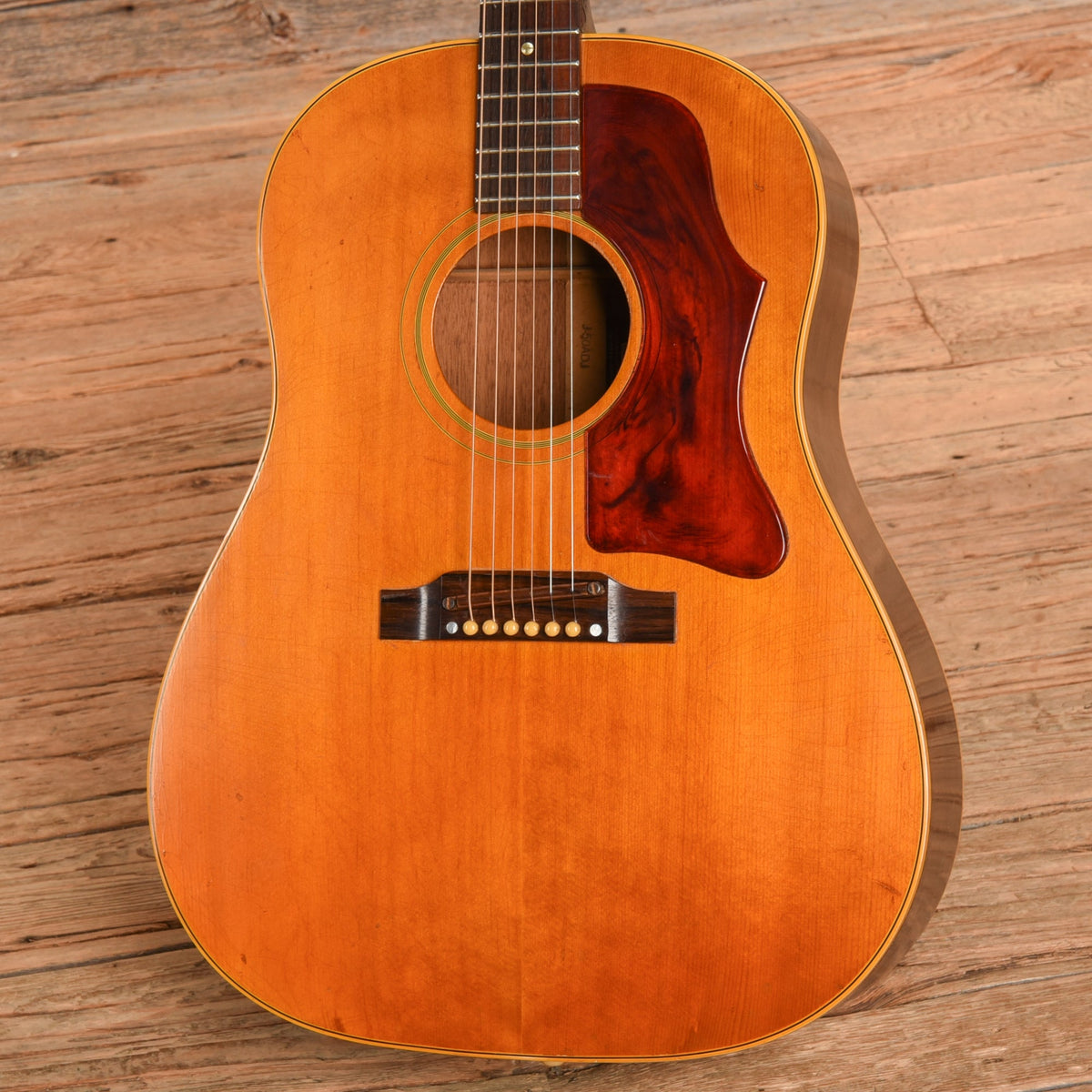 Gibson J-50ADJ Natural 1967 - View 2 | MusicMarket
