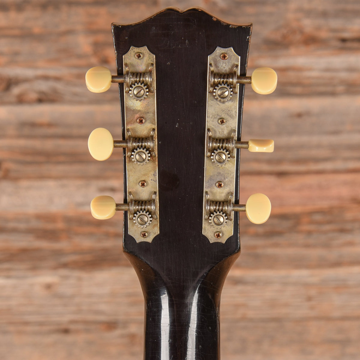Gibson Murphy Lab Banner J-45 Sunburst 2025 - View 7 | MusicMarket