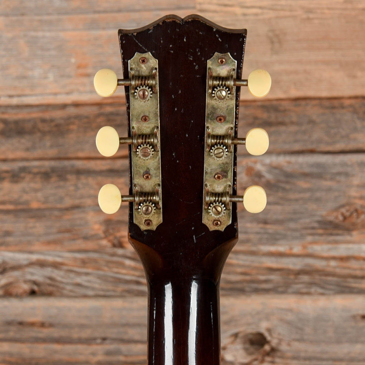 Gibson Custom Shop 1942 Banner J-45 Vintage Sunburst Murphy Lab Heavy Aged - View 7 | MusicMarket