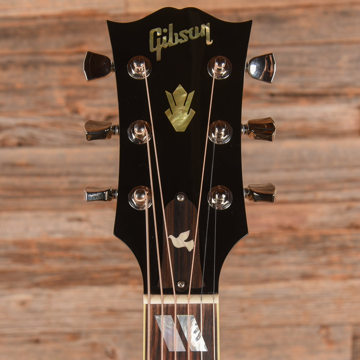 Gibson Dove Ebony 2024 - View 6 | MusicMarket