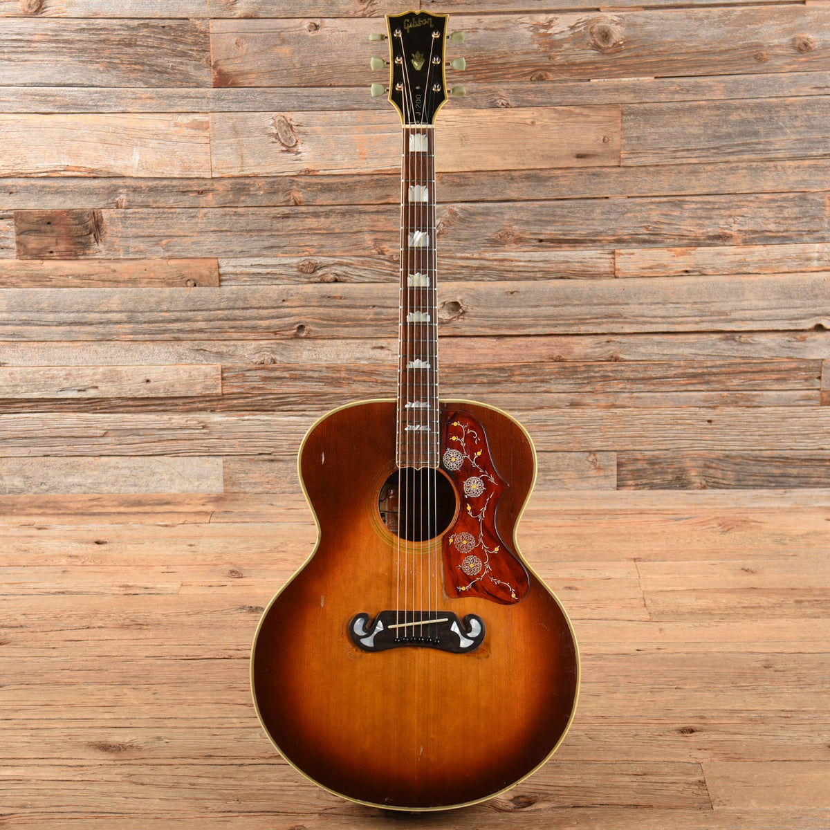 Gibson J-200 Sunburst 1974 - View 4 | MusicMarket