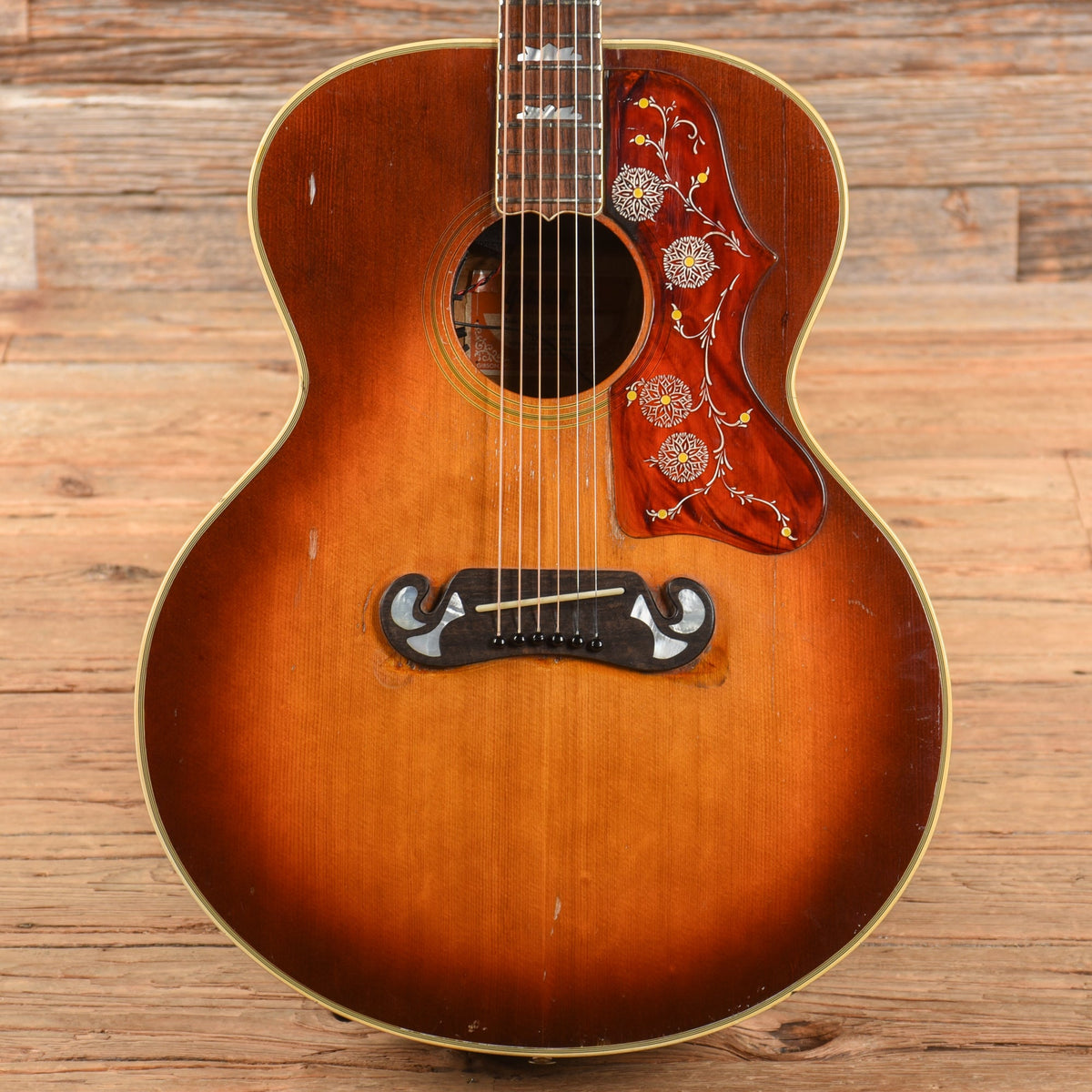 Gibson J-200 Sunburst 1974 - MusicMarket