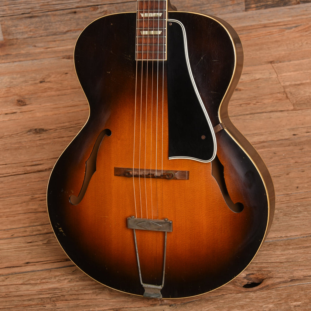 Gibson L-50 Sunburst 1951 - View 2 | MusicMarket