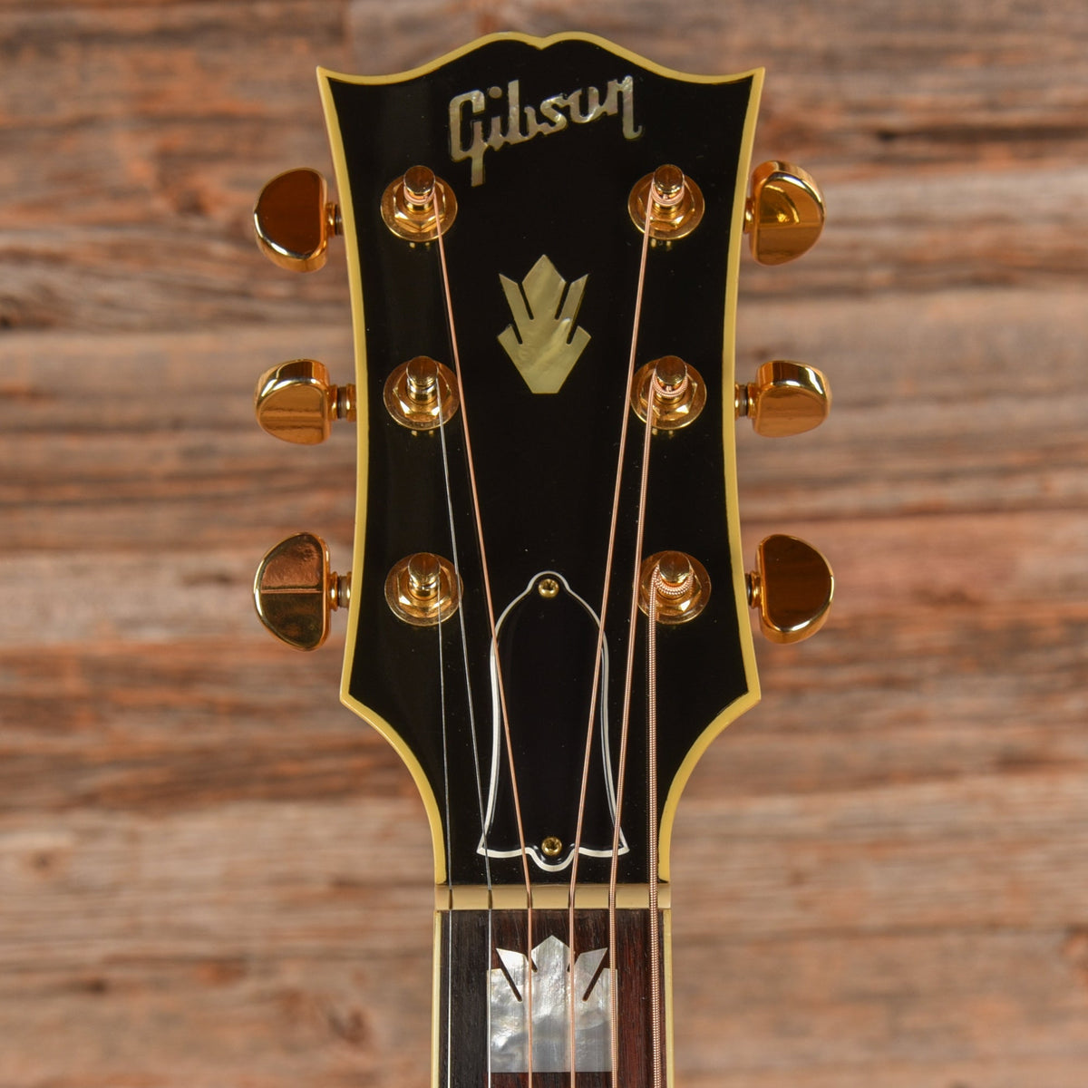 Gibson SJ-200 Standard Sunburst 2020 LEFTY - View 6 | MusicMarket