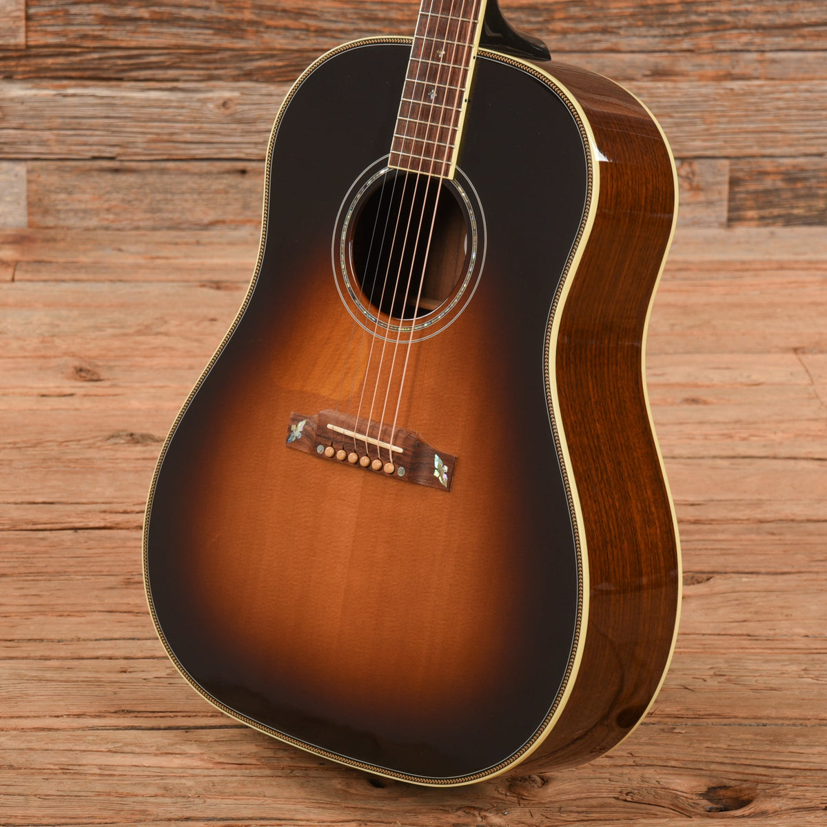 Gibson J-45 Custom Vintage Sunburst 2016 LEFTY - View 2 | MusicMarket
