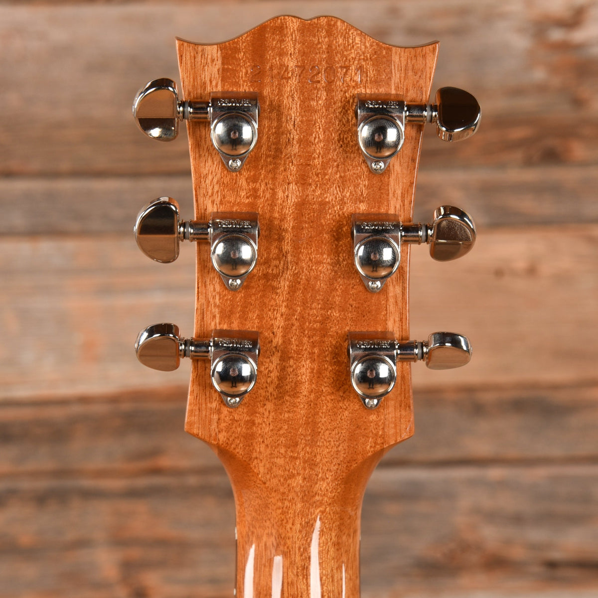 Gibson SJ-200 Studio Walnut Natural 2022 LEFTY - View 7 | MusicMarket