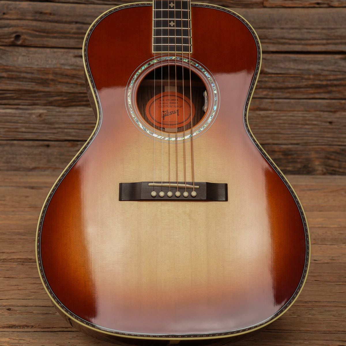 Gibson L-00 Deluxe Sunburst 2021 LEFTY - View 10 | MusicMarket