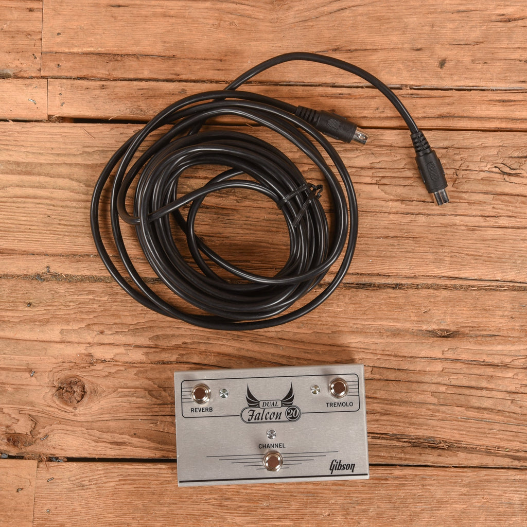 Gibson Dual Falcon 20 15-Watt 2x10" Guitar Combo Amp - View 5 | MusicMarket