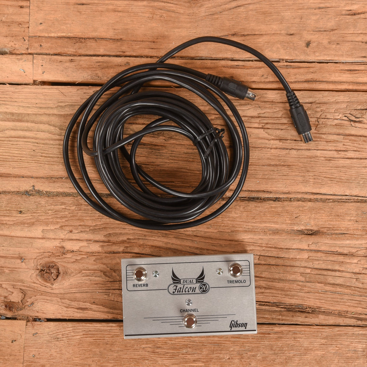 Gibson Dual Falcon 20 15-Watt 2x10" Guitar Combo Amp - View 5 | MusicMarket