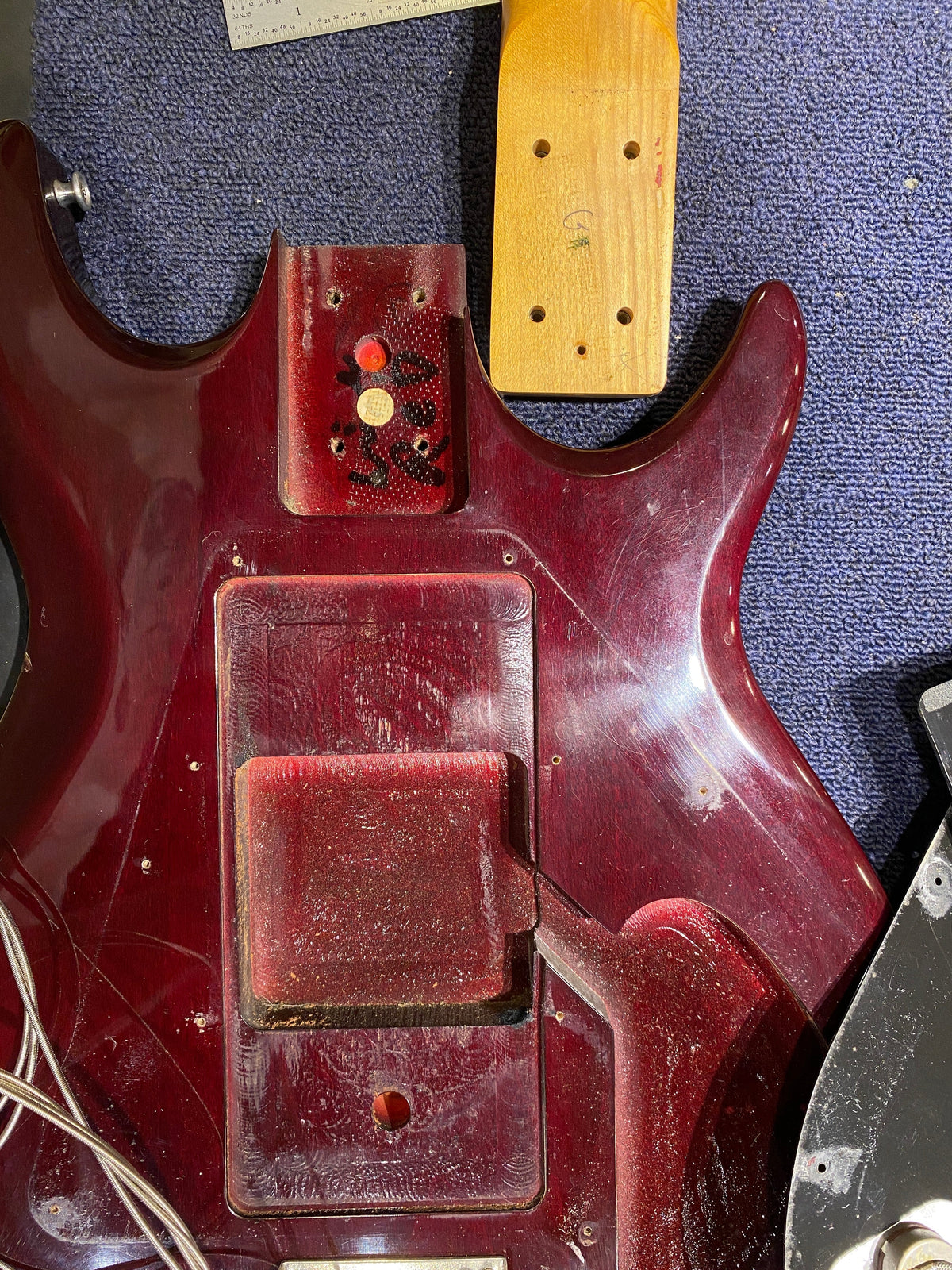 Gibson Grabber Wine Red 1978 - View 18 | MusicMarket