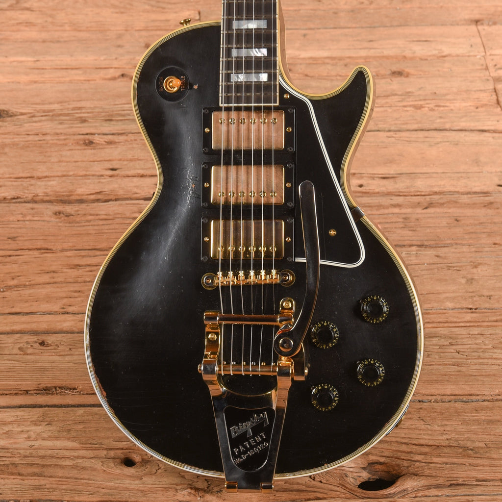 Gibson Custom 1957 Les Paul Custom 3-Pickup Bigsby Murphy Lab Light Aged Ebony 2023 - View 2 | MusicMarket
