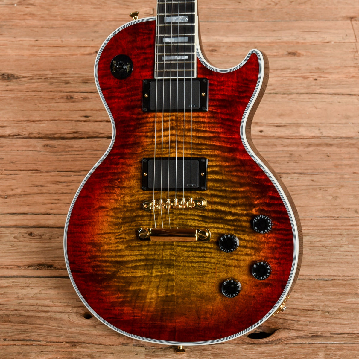Gibson Custom Les Paul Custom Axcess Sunburst 2023 - View 2 | MusicMarket