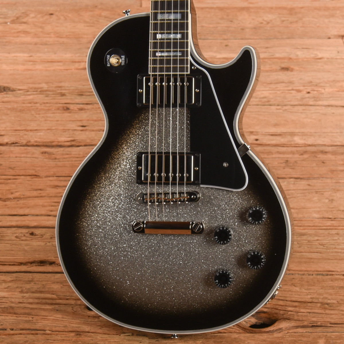 Gibson Custom Les Paul Custom Silverburst - View 2 | MusicMarket