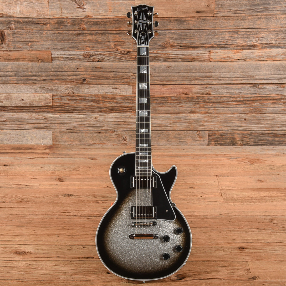 Gibson Custom Les Paul Custom Silverburst - View 4 | MusicMarket
