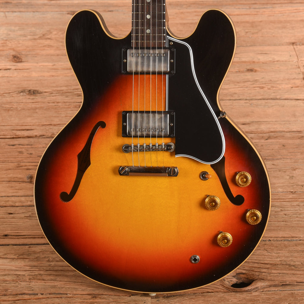 Gibson Custom Shop Murphy Lab 1958 ES-335 Reissue Light Aged Tri Burst 2024 - View 2 | MusicMarket