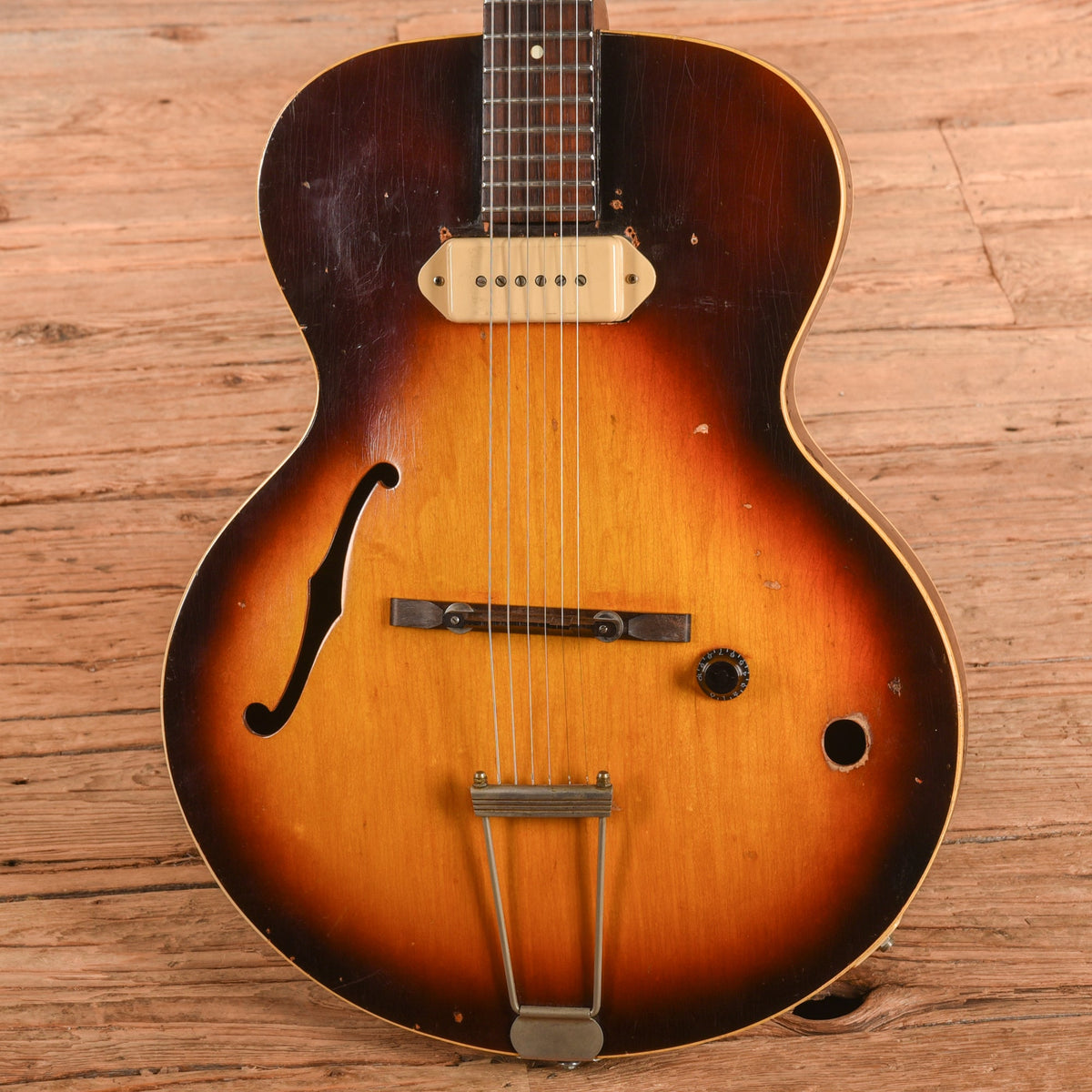 Gibson ES-120 T Sunburst 1963 - View 2 | MusicMarket