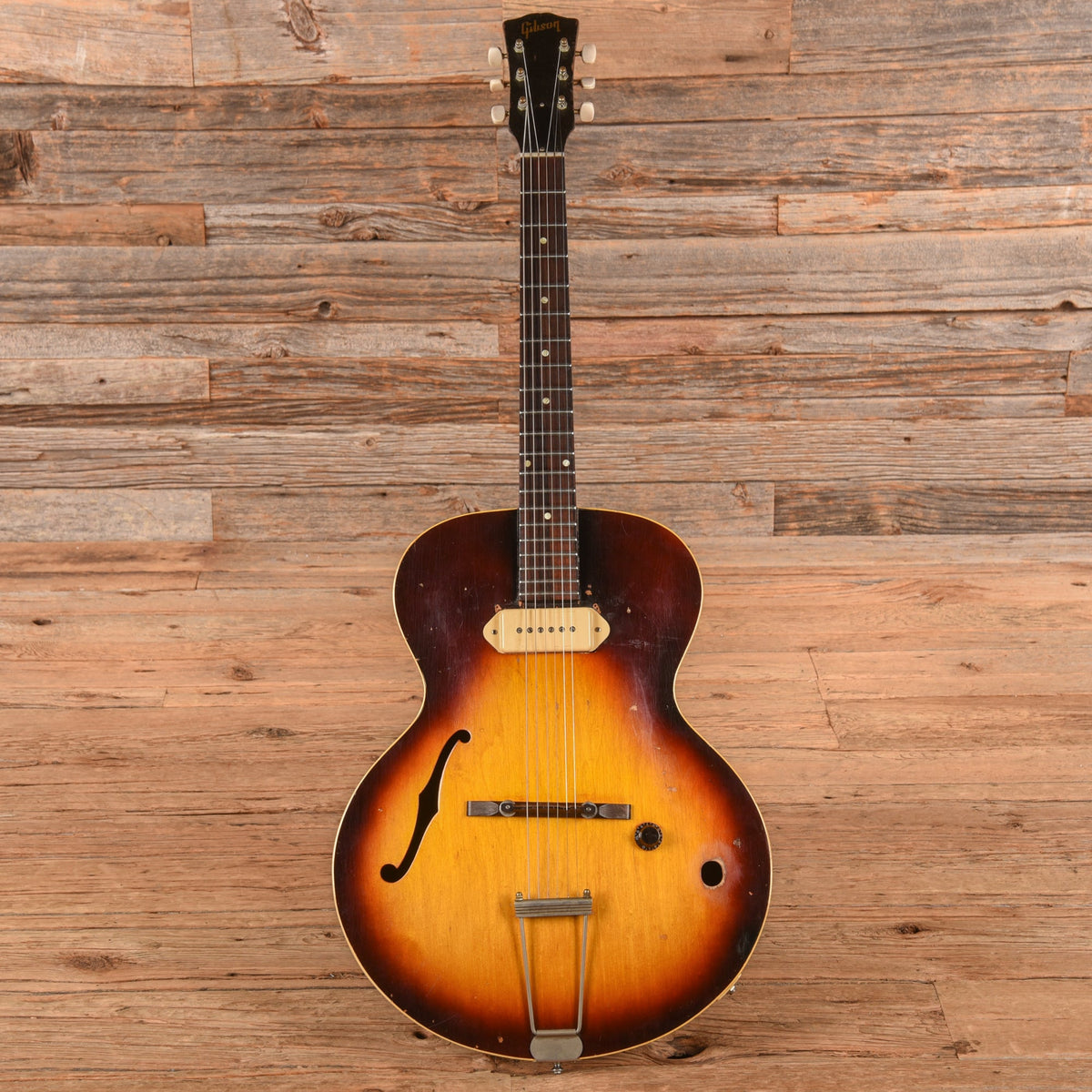 Gibson ES-120 T Sunburst 1963 - View 4 | MusicMarket