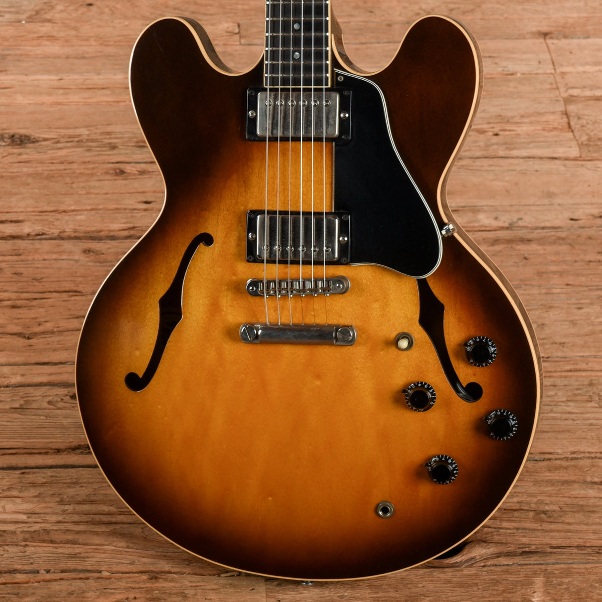 Gibson ES-335 Dot Reissue Sunburst 1989 - View 2 | MusicMarket