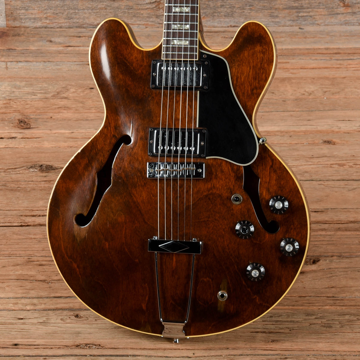 Gibson ES-340 Walnut 1969 - View 2 | MusicMarket