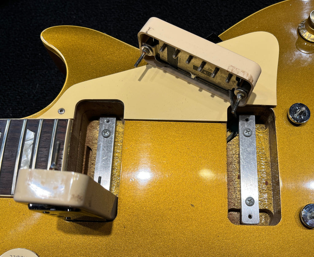 Gibson Les Paul Deluxe Goldtop 1971 - View 11 | MusicMarket