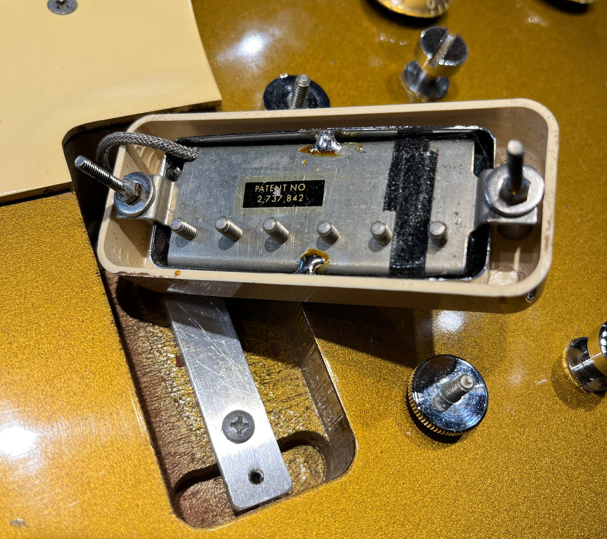 Gibson Les Paul Deluxe Goldtop 1971 - View 13 | MusicMarket