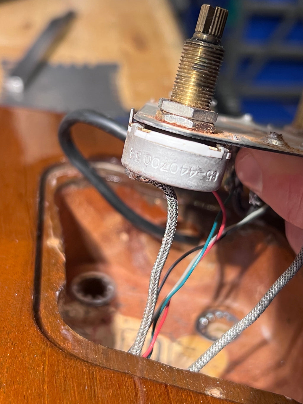 Gibson Les Paul Deluxe Goldtop 1991 - View 12 | MusicMarket