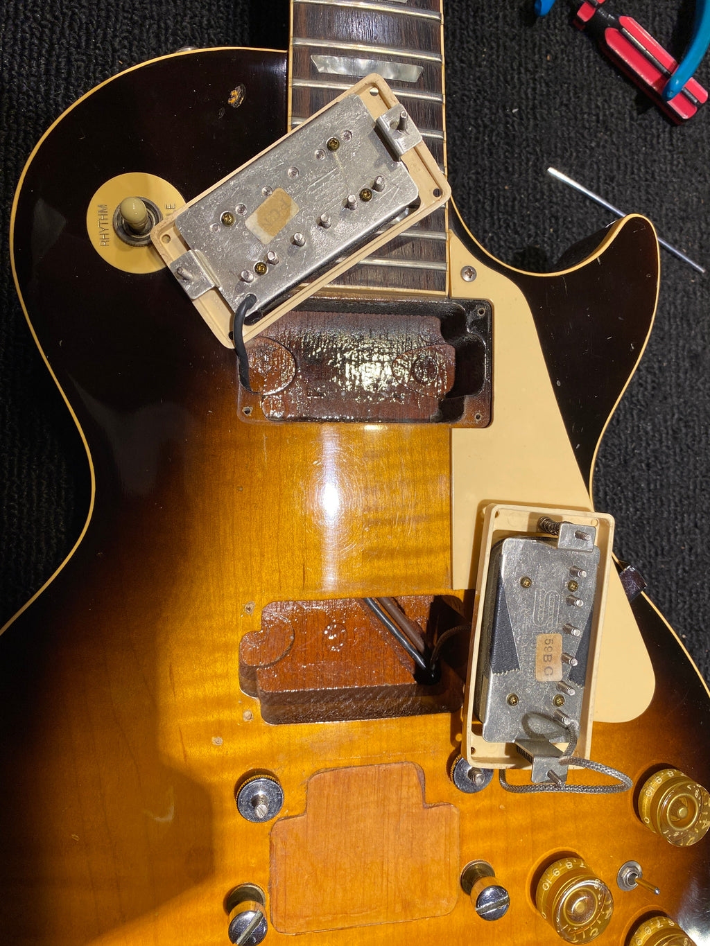Gibson Les Paul Standard Sunburst 1983 - View 13 | MusicMarket