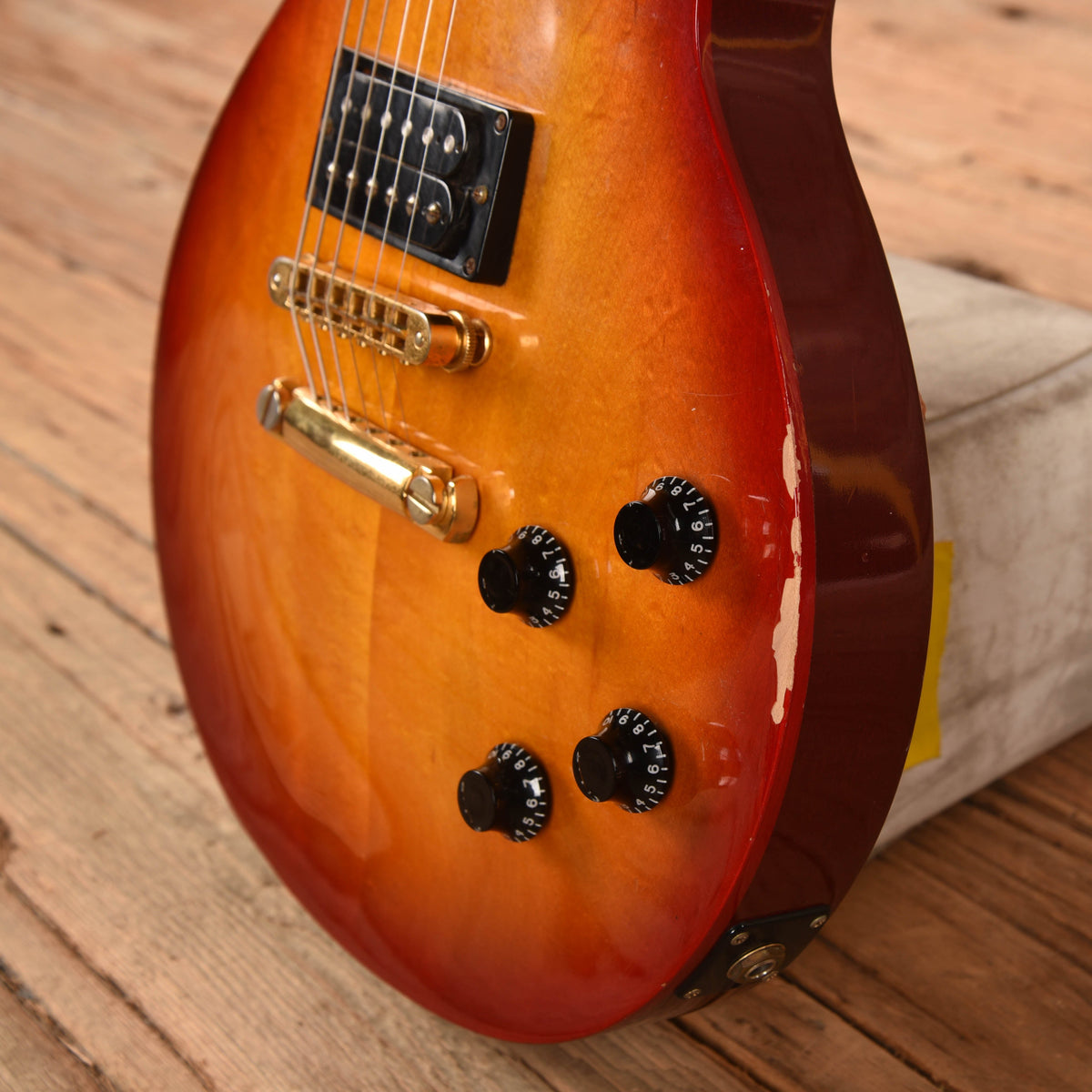 Gibson Les Paul Studio Lite Sunburst 1993 - View 11 | MusicMarket