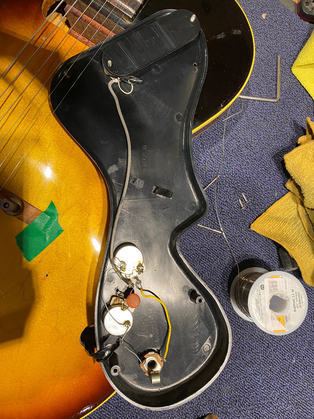 Gibson ES-120T Sunburst 1965 - View 10 | MusicMarket