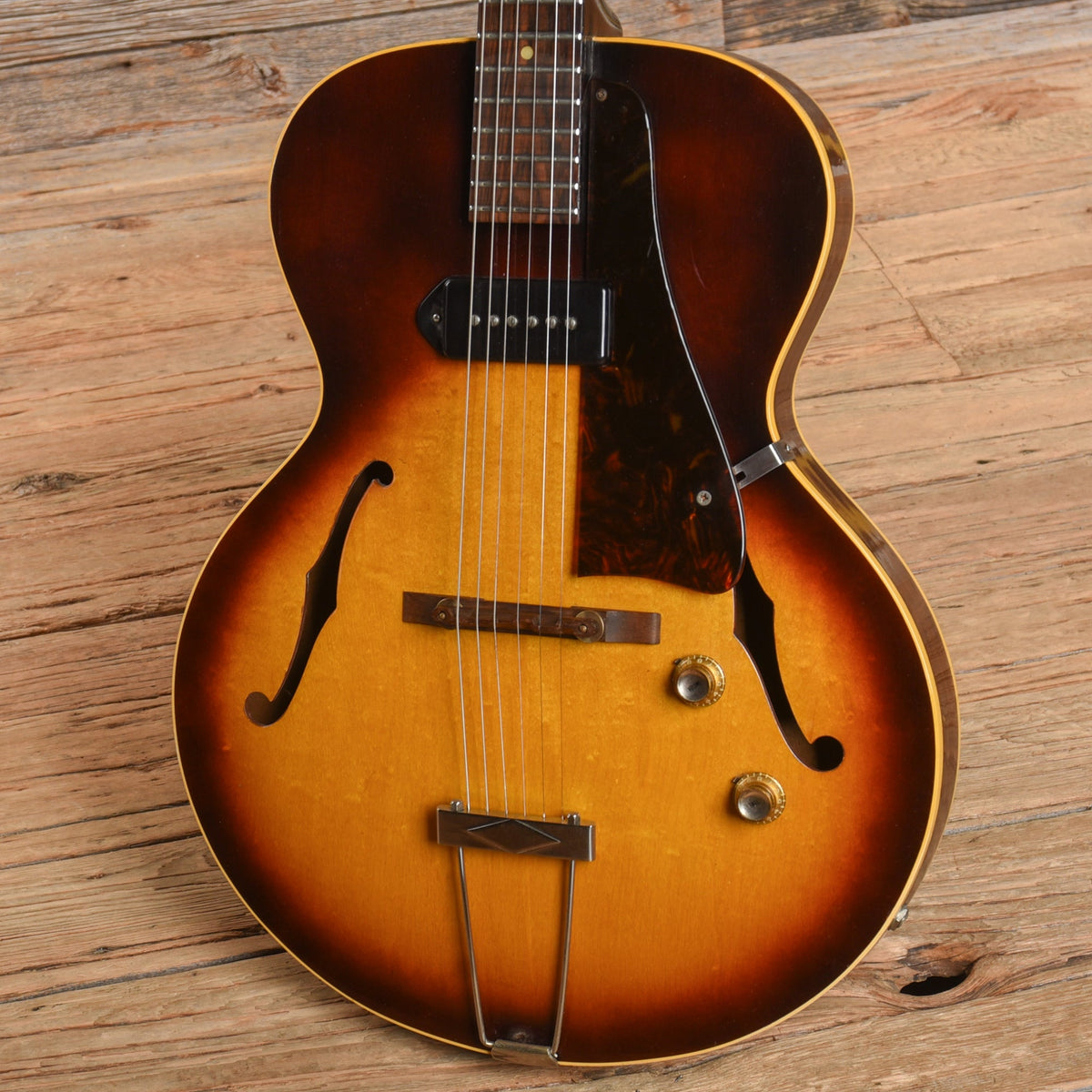 Gibson ES-125T Sunburst 1963 - View 2 | MusicMarket