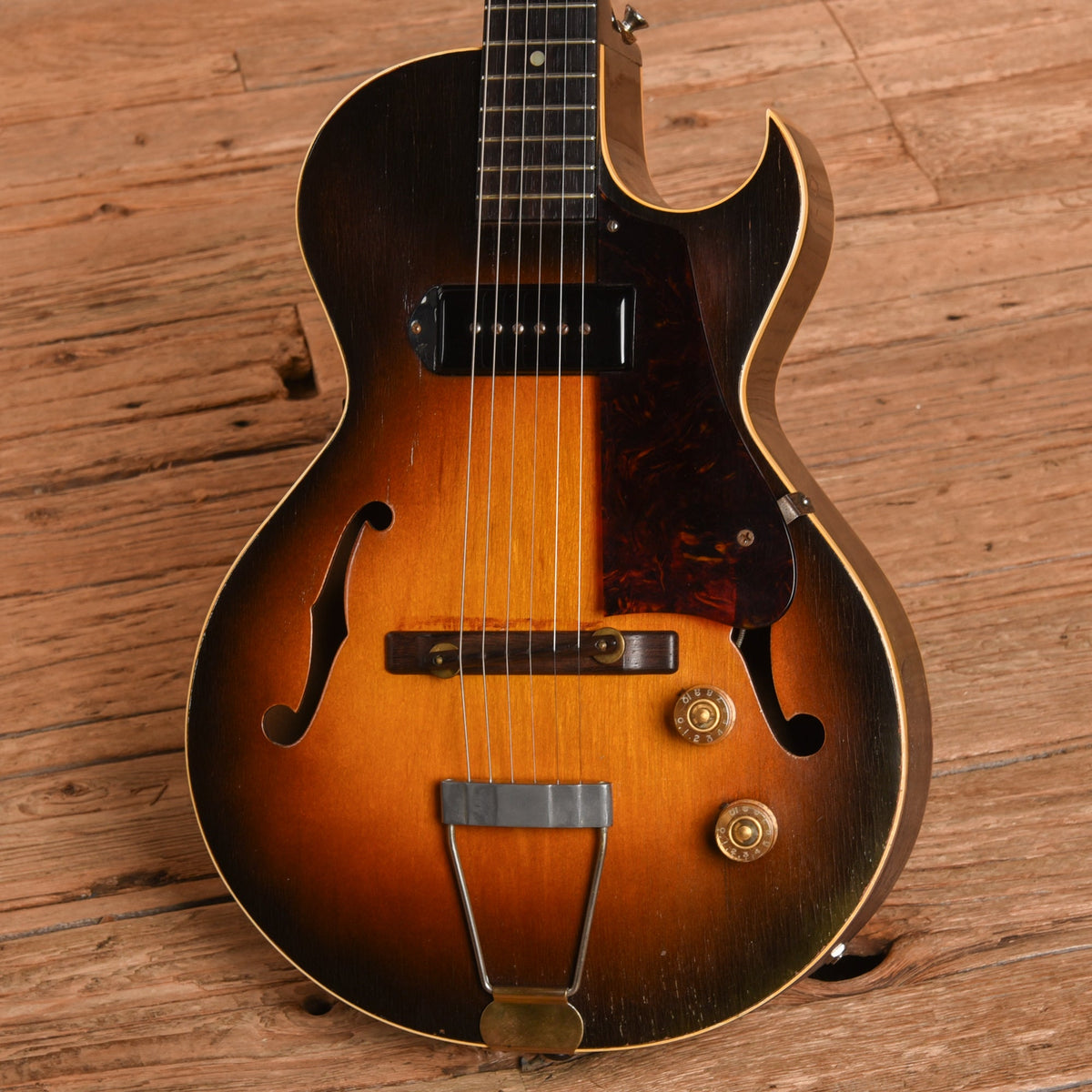 Gibson ES-140 3/4 Sunburst 1950 - View 2 | MusicMarket
