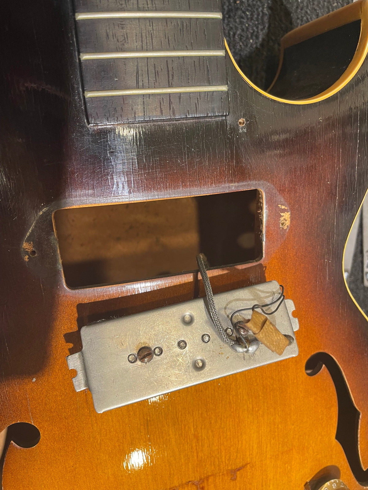 Gibson ES-140 3/4 Sunburst 1950 - View 10 | MusicMarket