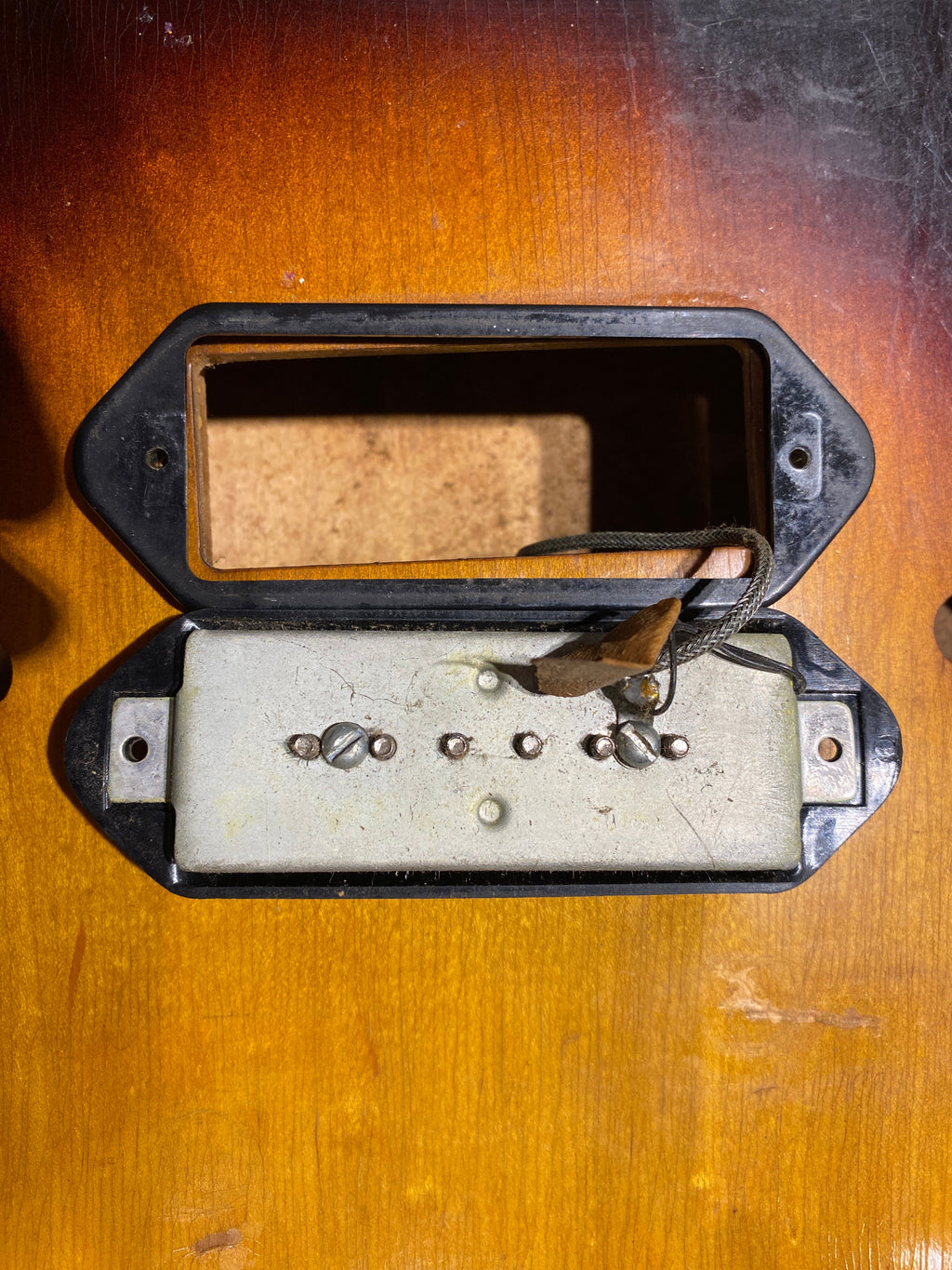 Gibson ES-225T Sunburst 1956 - View 11 | MusicMarket