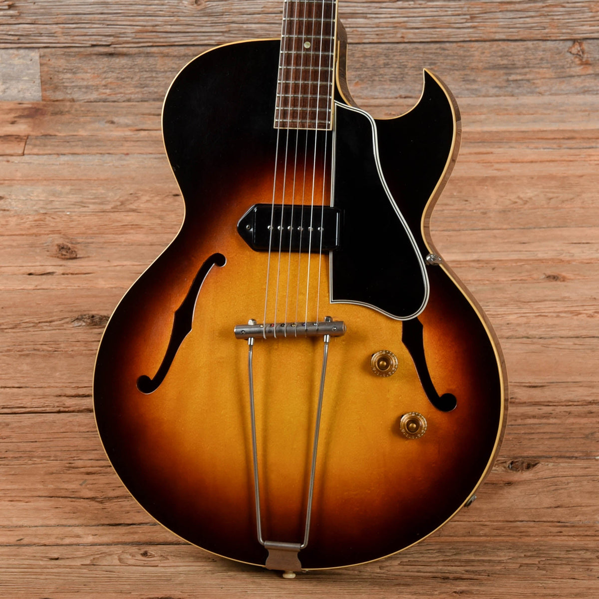 Gibson ES-225T Sunburst 1959 - View 2 | MusicMarket