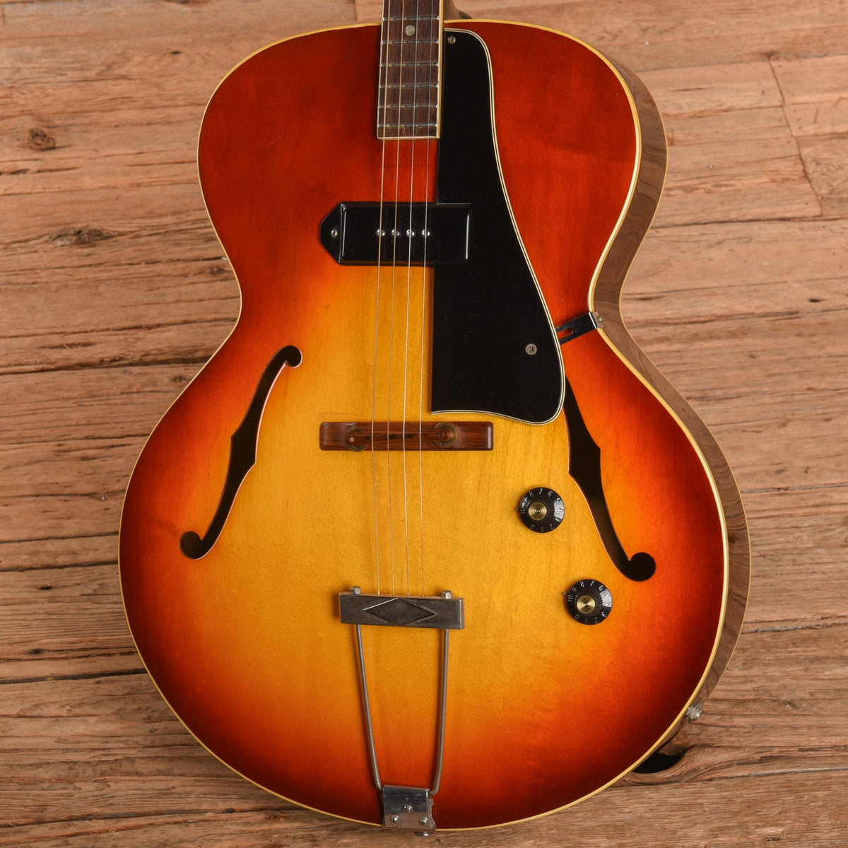 Gibson ETG-150 Sunburst 1957 - View 2 | MusicMarket