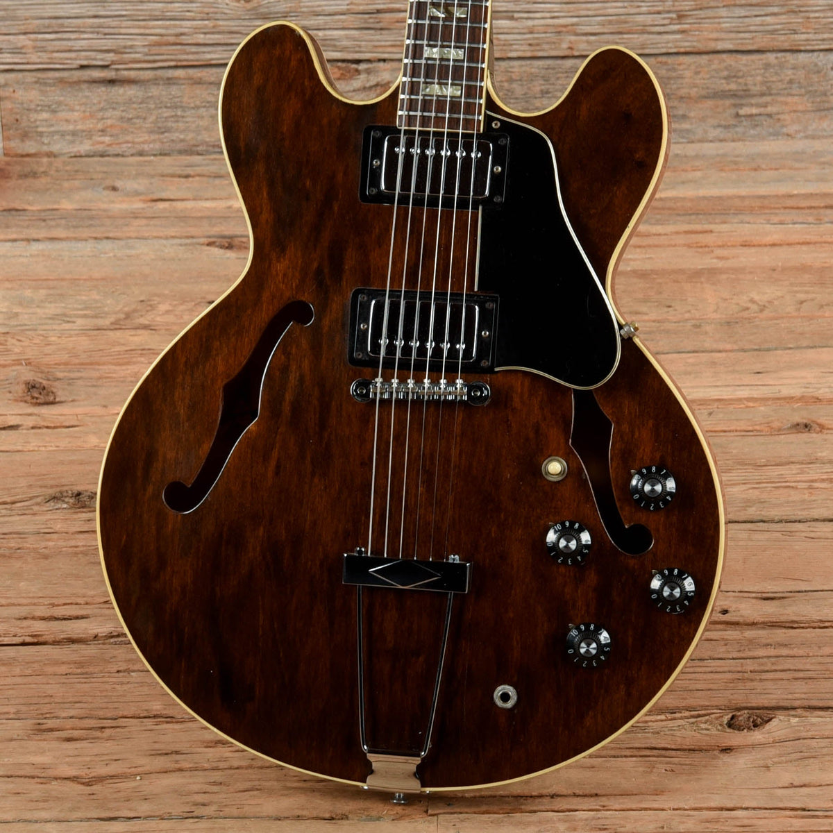 Gibson ES-335TD Walnut 1974 - View 2 | MusicMarket