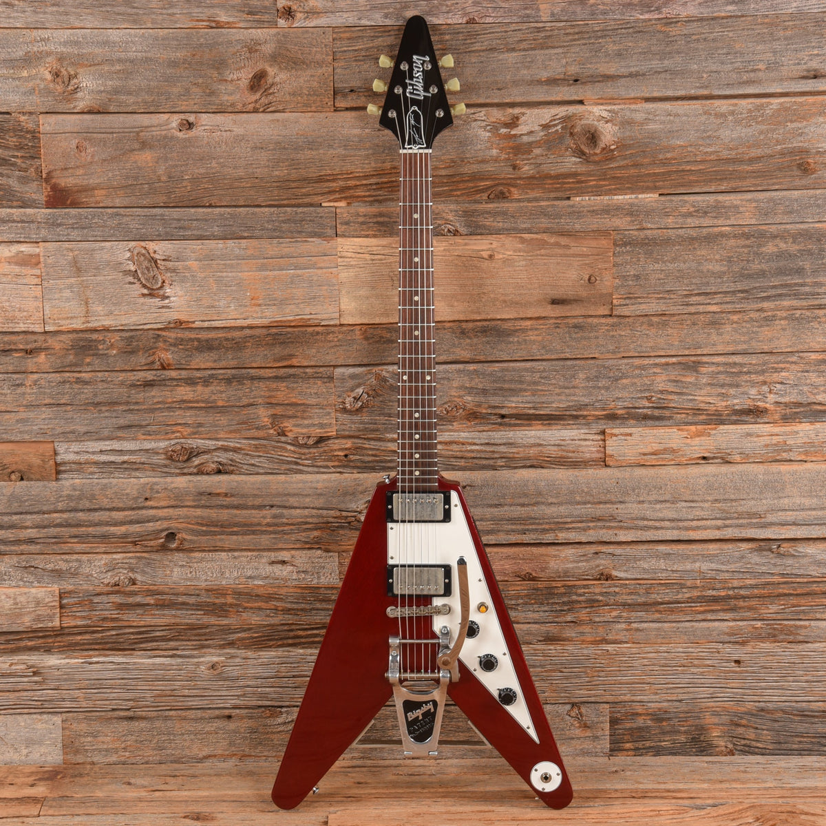 Gibson Custom 1964 Lonnie Mack Flying V Cherry 1995 - View 4 | MusicMarket