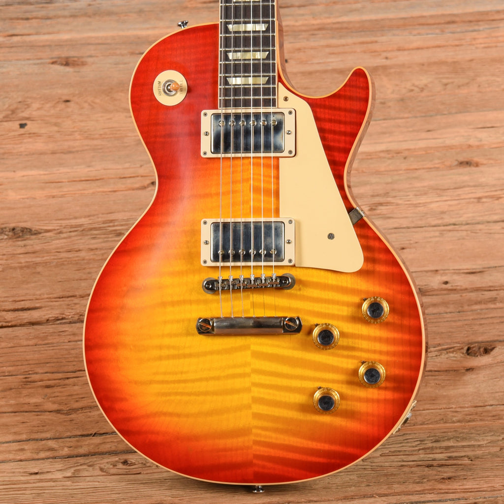Gibson Custom '60 Les Paul Standard Reissue Sunburst 2024 - View 2 | MusicMarket