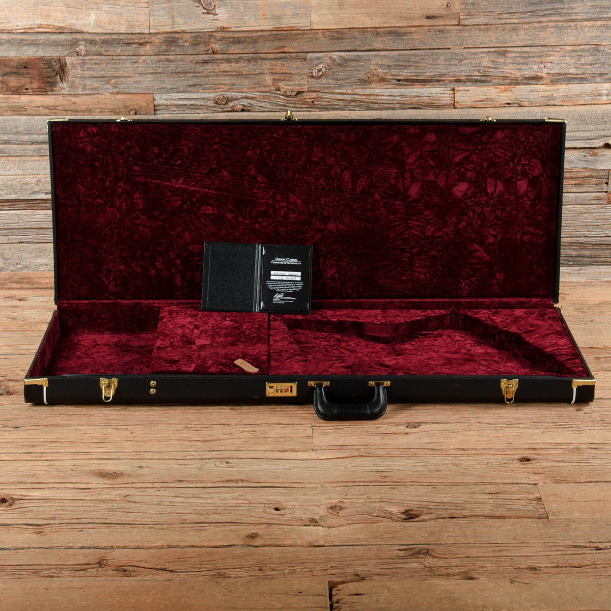 Gibson Custom Explorer Custom Ebony 2017 - View 9 | MusicMarket