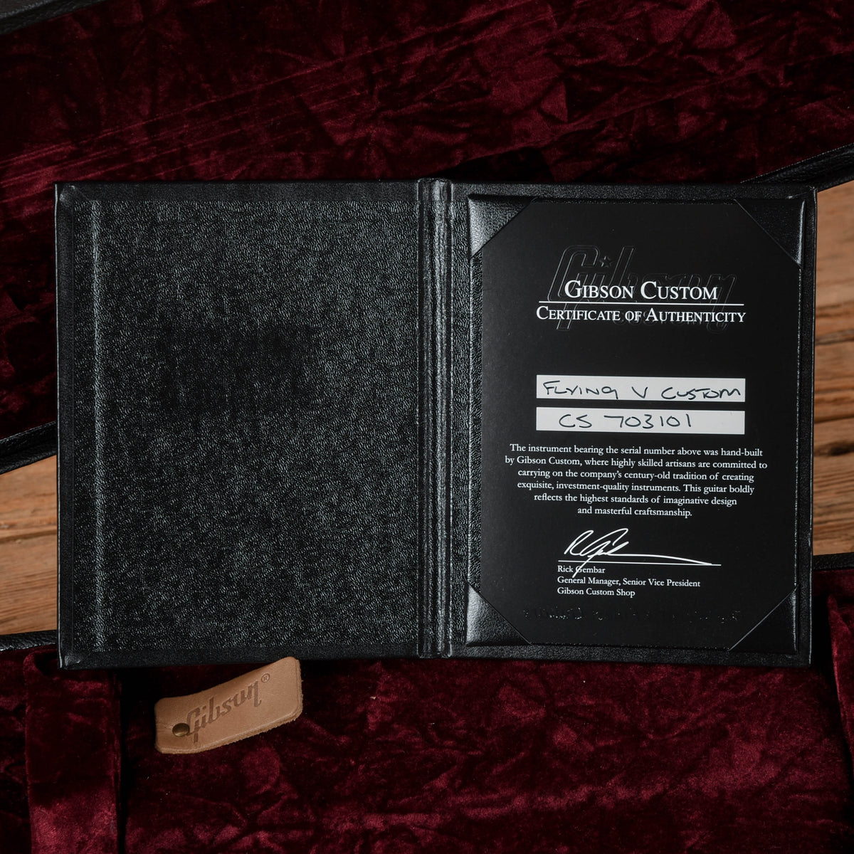 Gibson Custom Flying V Custom Ebony 2017 - View 9 | MusicMarket