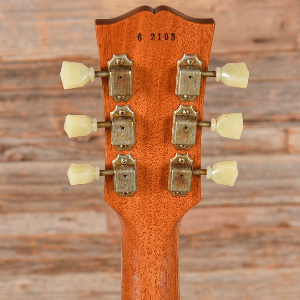 Gibson Custom Murphy Lab '56 Les Paul Ultra Light Aged Goldtop 2022 - View 7 | MusicMarket