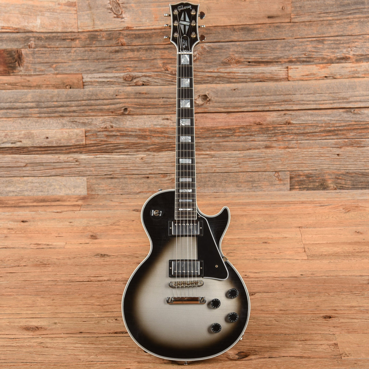 Gibson Custom Murphy Lab Les Paul Custom Ultra Light Aged Silverburst 2023 - View 4 | MusicMarket