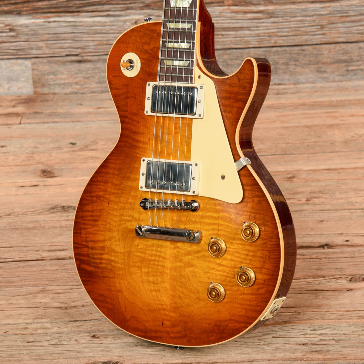 Gibson Custom Shop '59 Les Paul Standard "CME Spec" w/'59 Carmelita Neck Cover Burst VOS 2025 - View 2 | MusicMarket