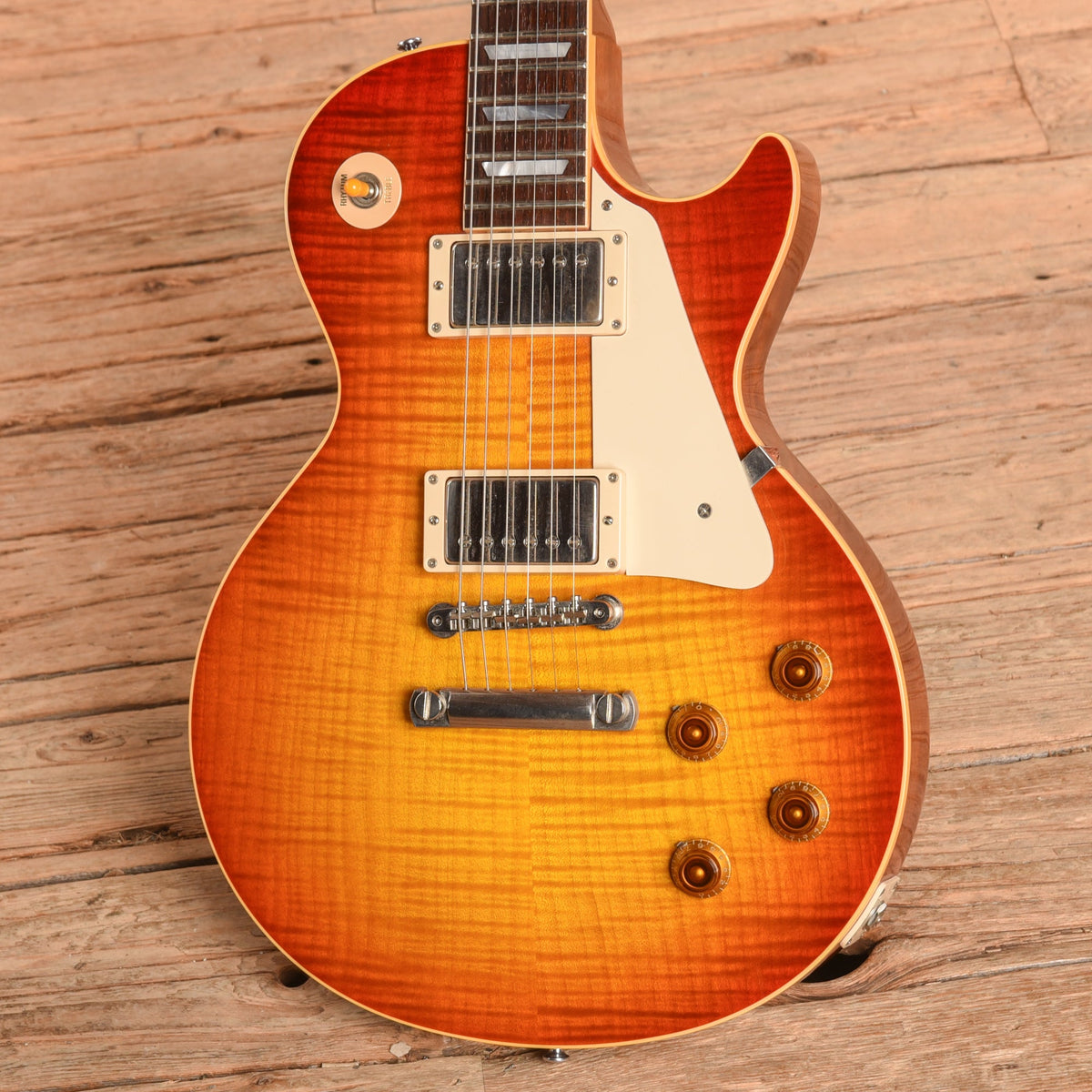 Gibson Custom Shop Historic Collection '58 Les Paul Standard Flame Top Sunburst 2002 - View 2 | MusicMarket
