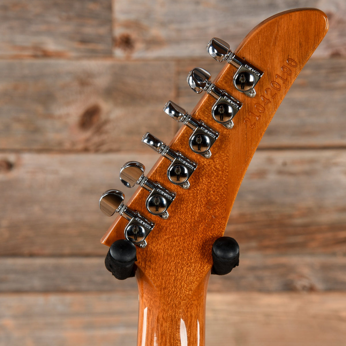 Gibson Explorer Antique Natural 2022 LEFTY - View 6 | MusicMarket