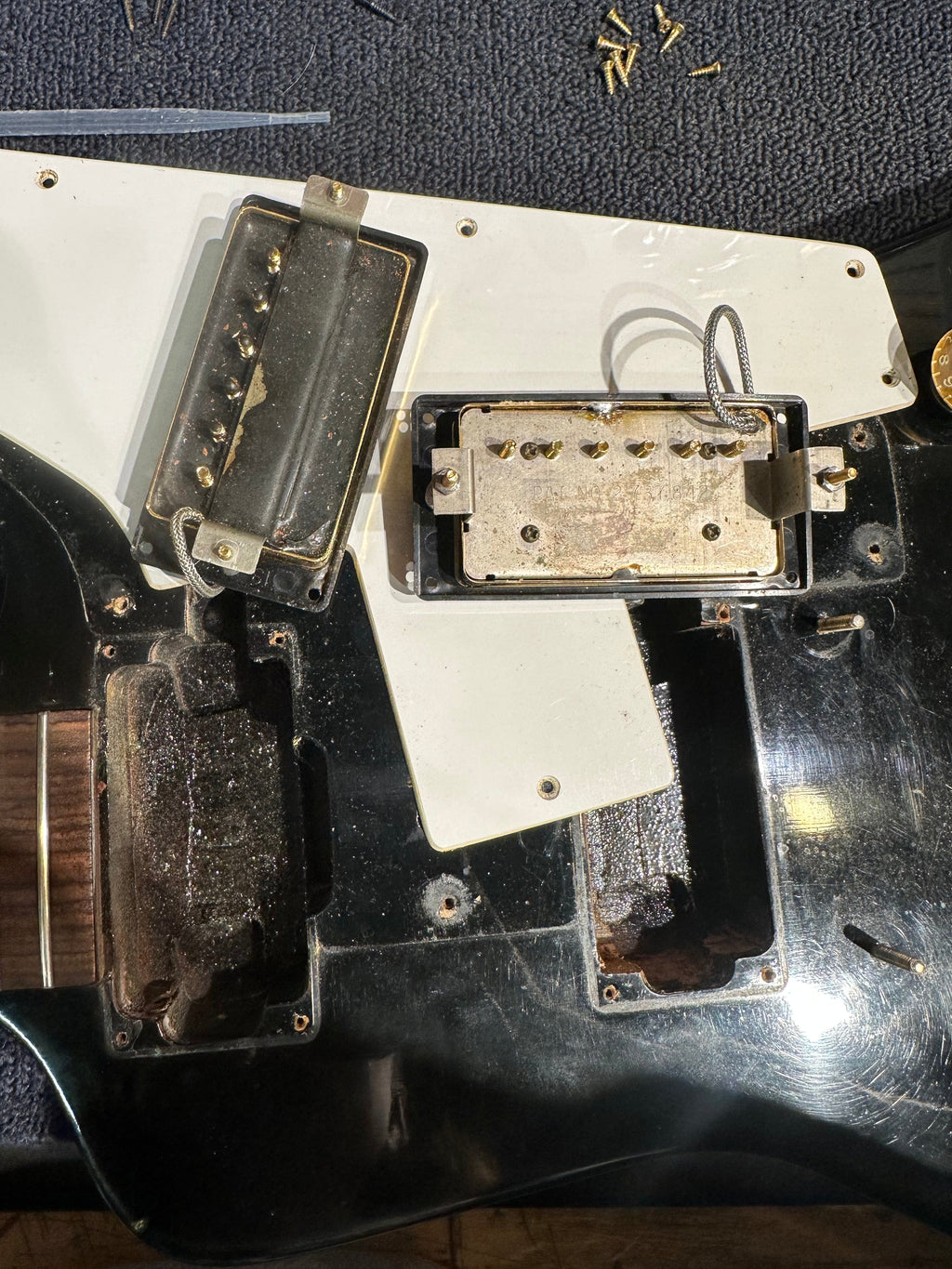 Gibson Explorer Black 1976 - View 12 | MusicMarket